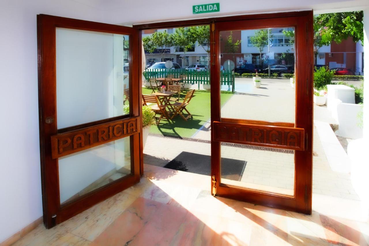 Hotel Patricia Torreguadiaro Exterior photo