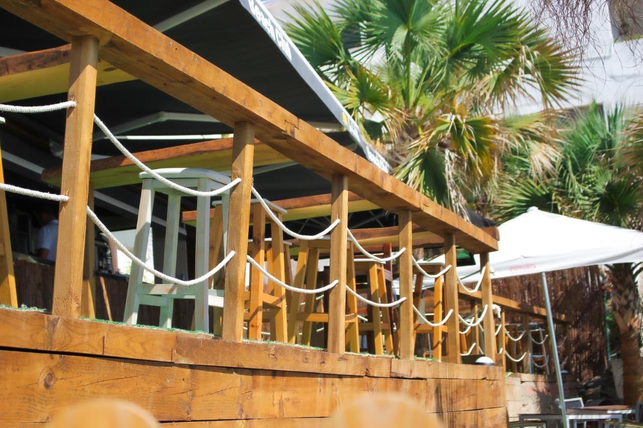 Hotel Patricia Torreguadiaro Exterior photo